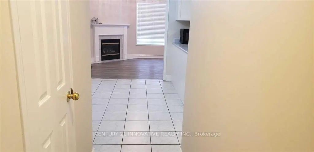 32 Yellowood Circle, #Upper