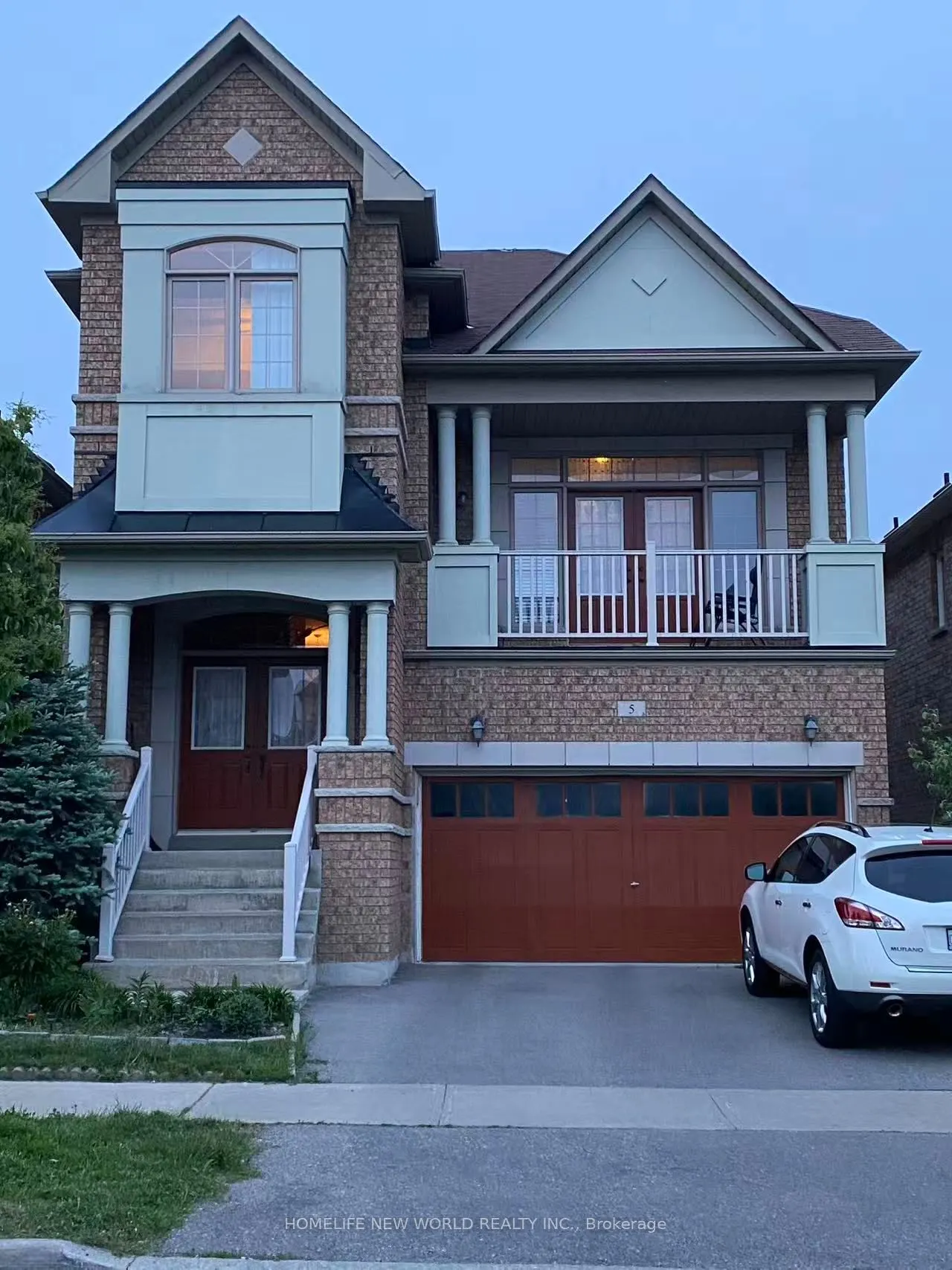 5 RIVINGTON Avenue