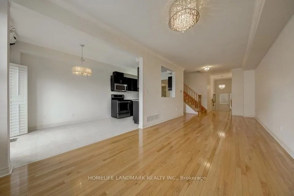 92 Hawkes Drive, #upper