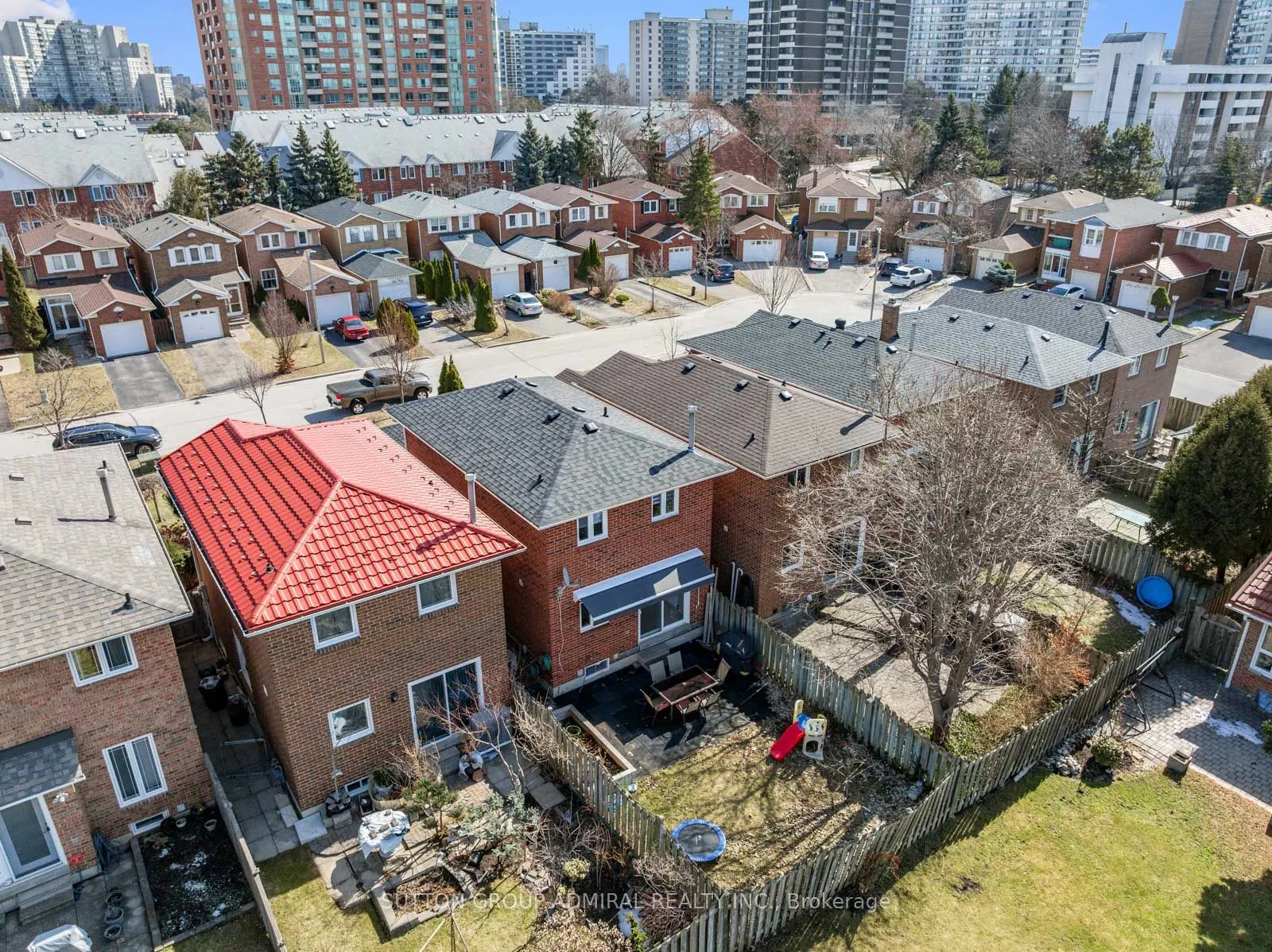 109 Whitney Place