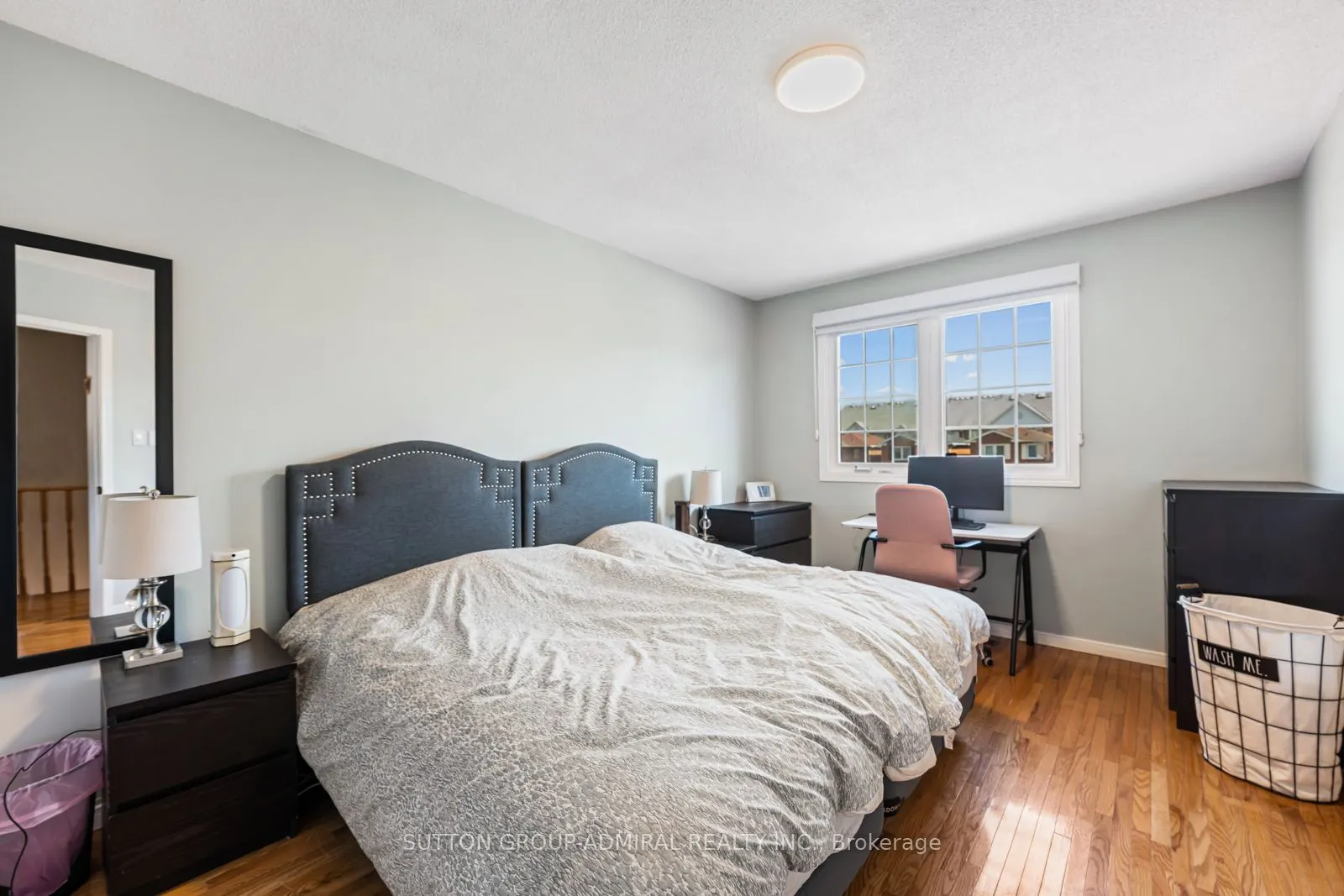 109 Whitney Place