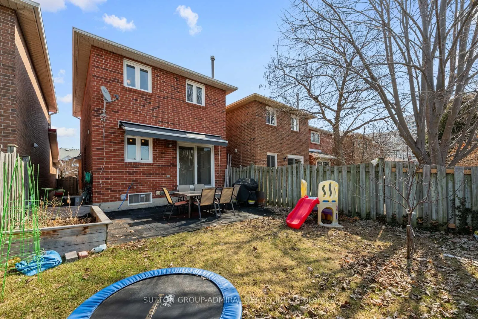 109 Whitney Place