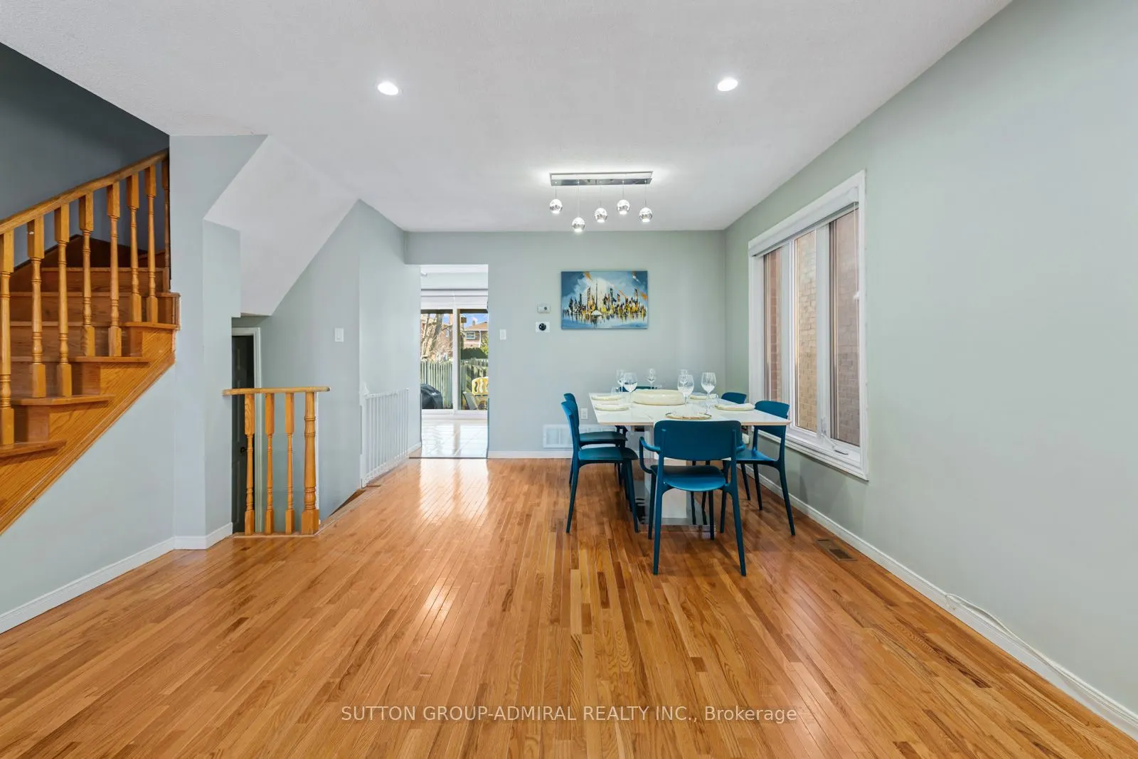 109 Whitney Place