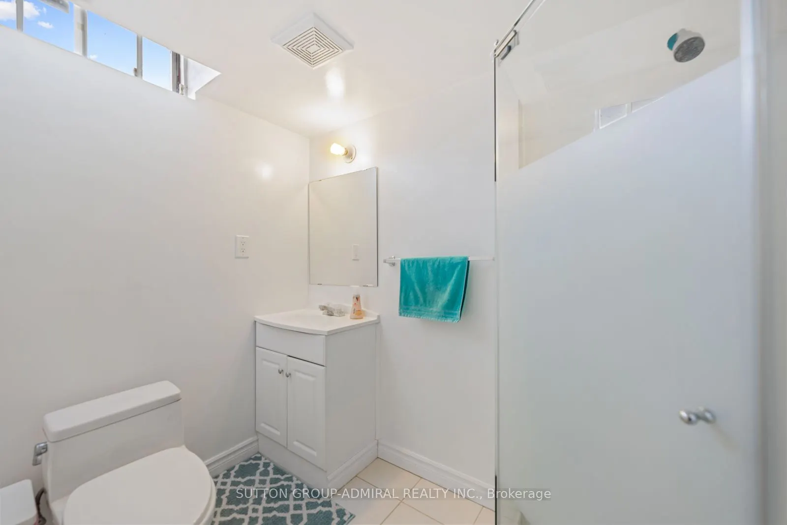 109 Whitney Place