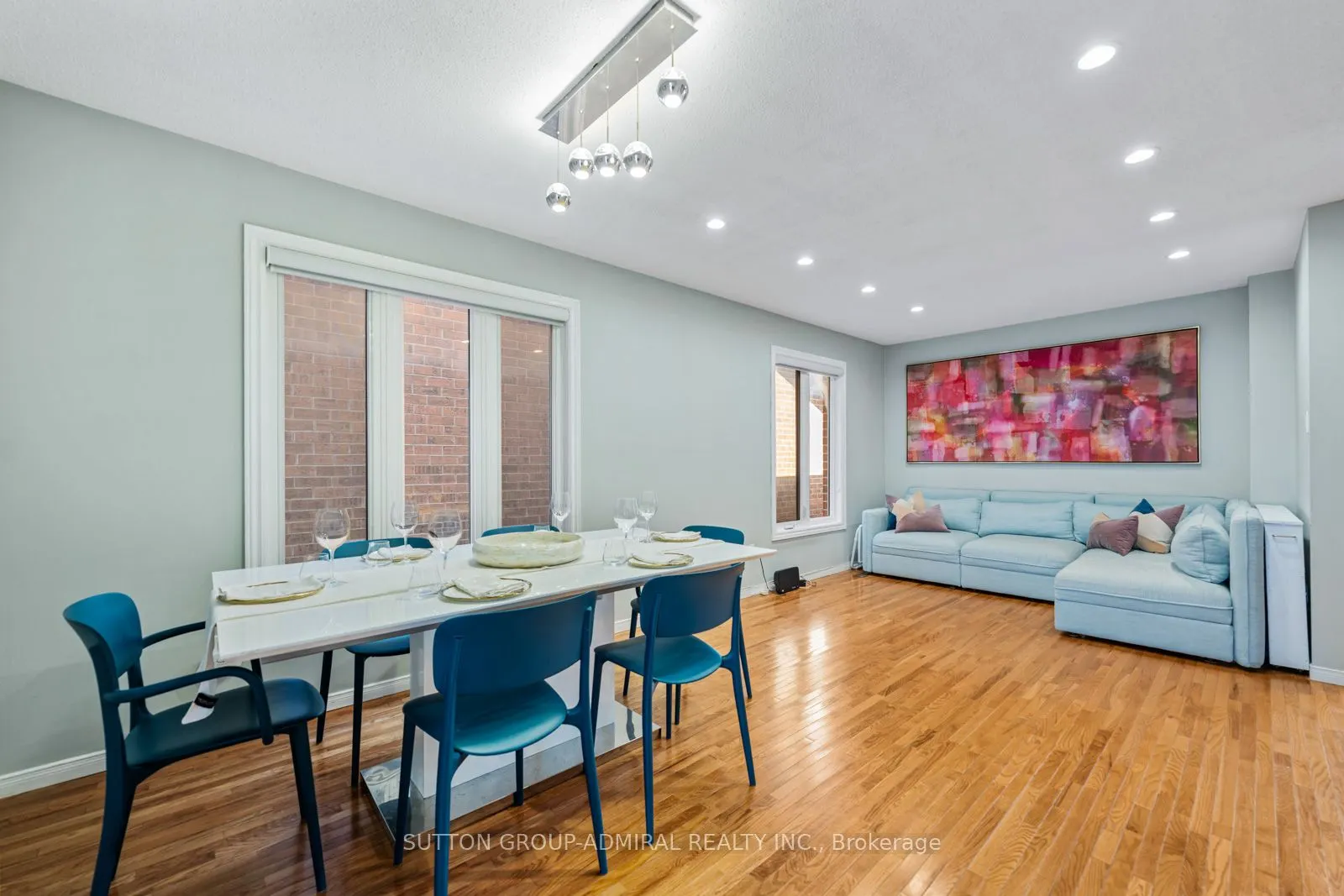 109 Whitney Place