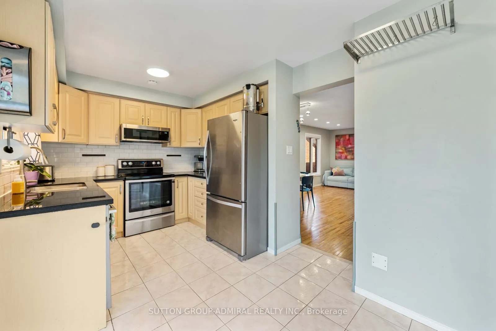 109 Whitney Place