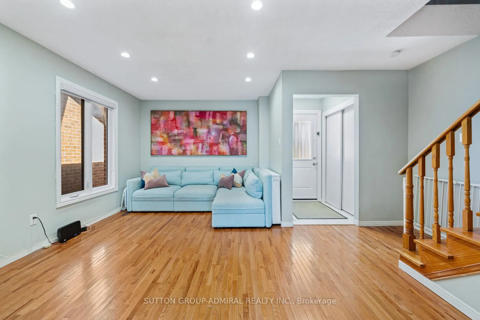 109 Whitney Place