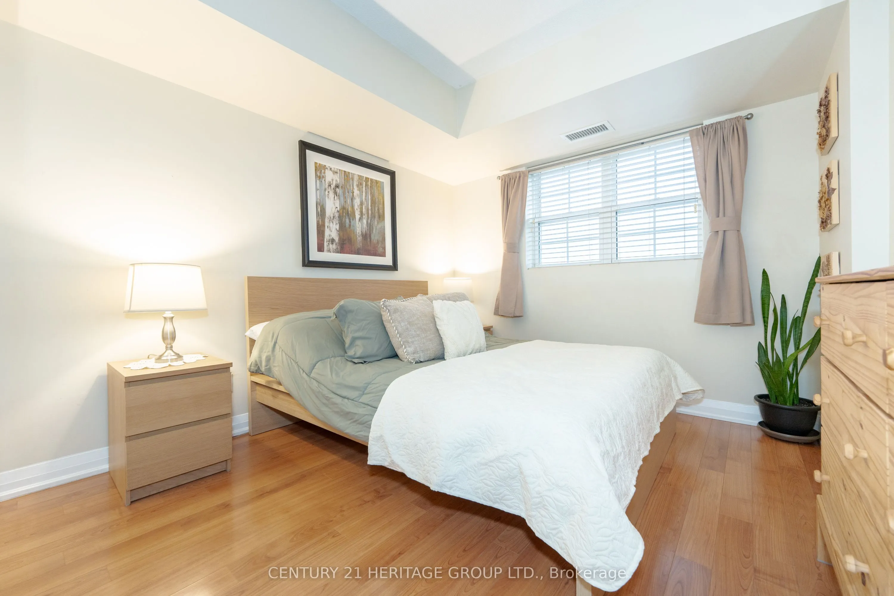 35 Hunt Avenue, #401