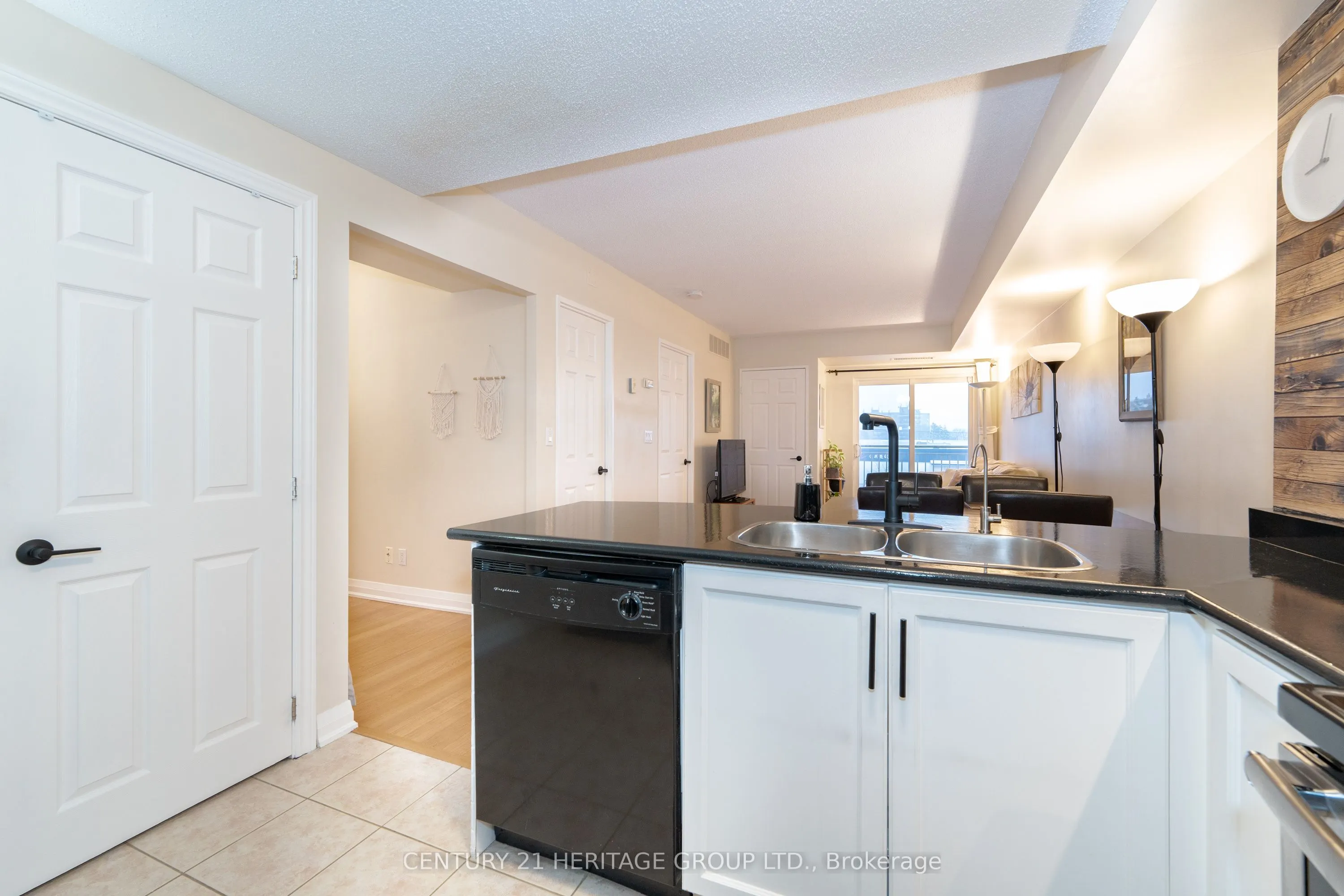 35 Hunt Avenue, #401
