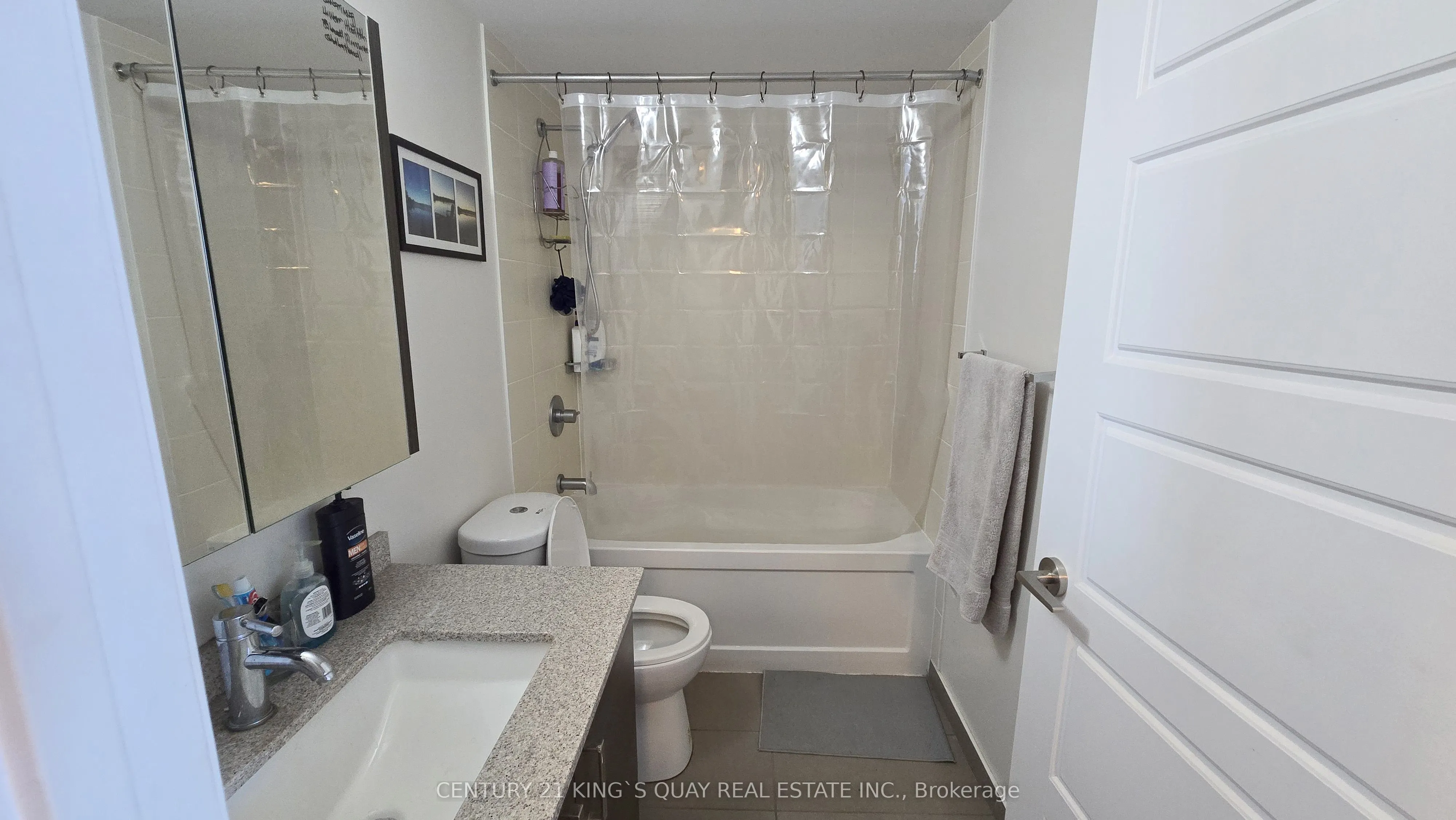 1 Uptown Drive, #1208