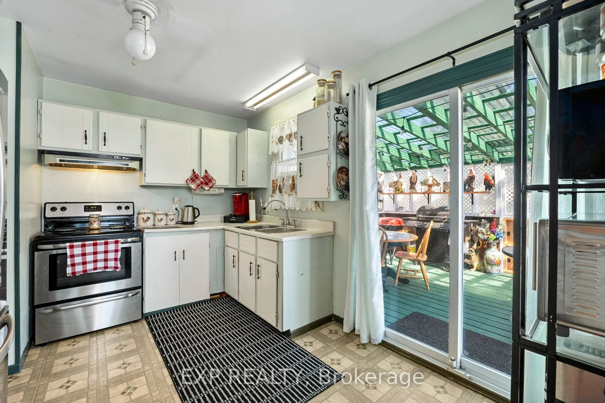 354 Lakeland Crescent