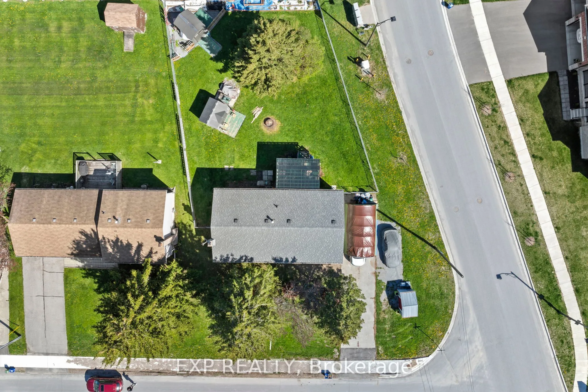354 Lakeland Crescent