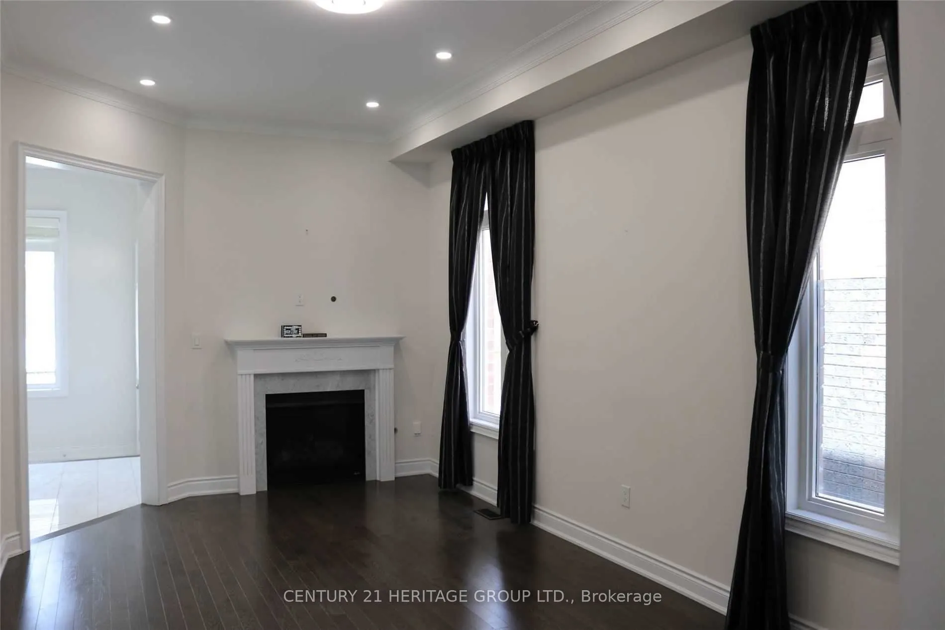 248 Paradelle Drive N