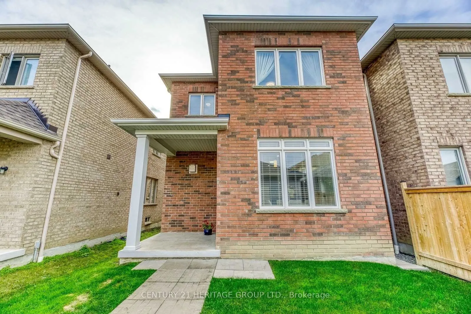 248 Paradelle Drive N