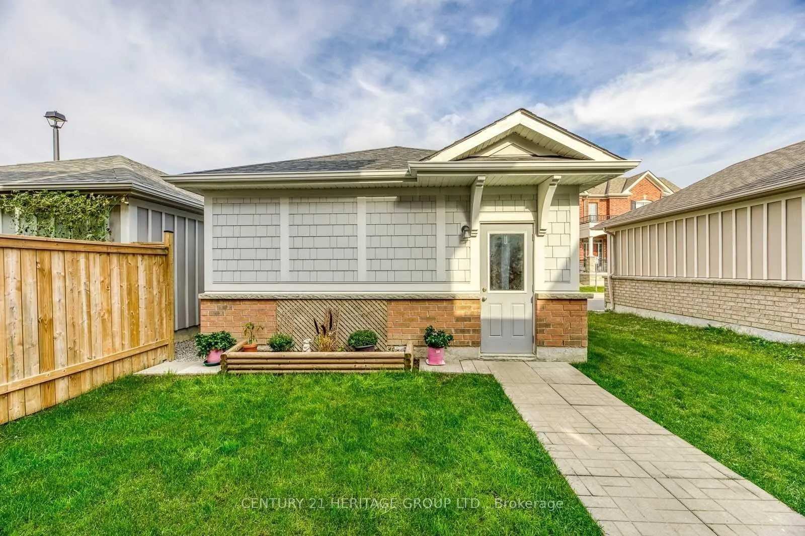 248 Paradelle Drive N
