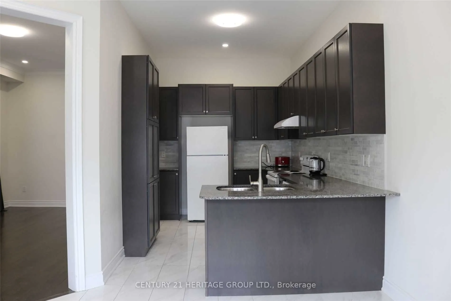 248 Paradelle Drive N