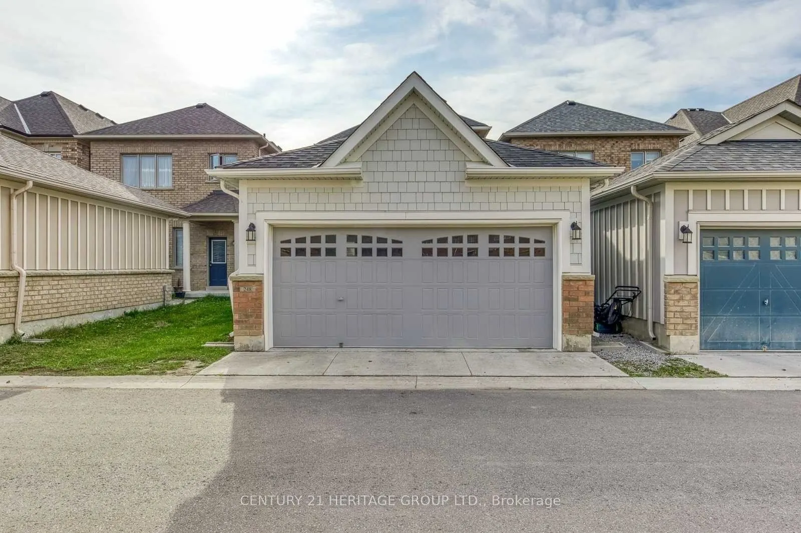 248 Paradelle Drive N