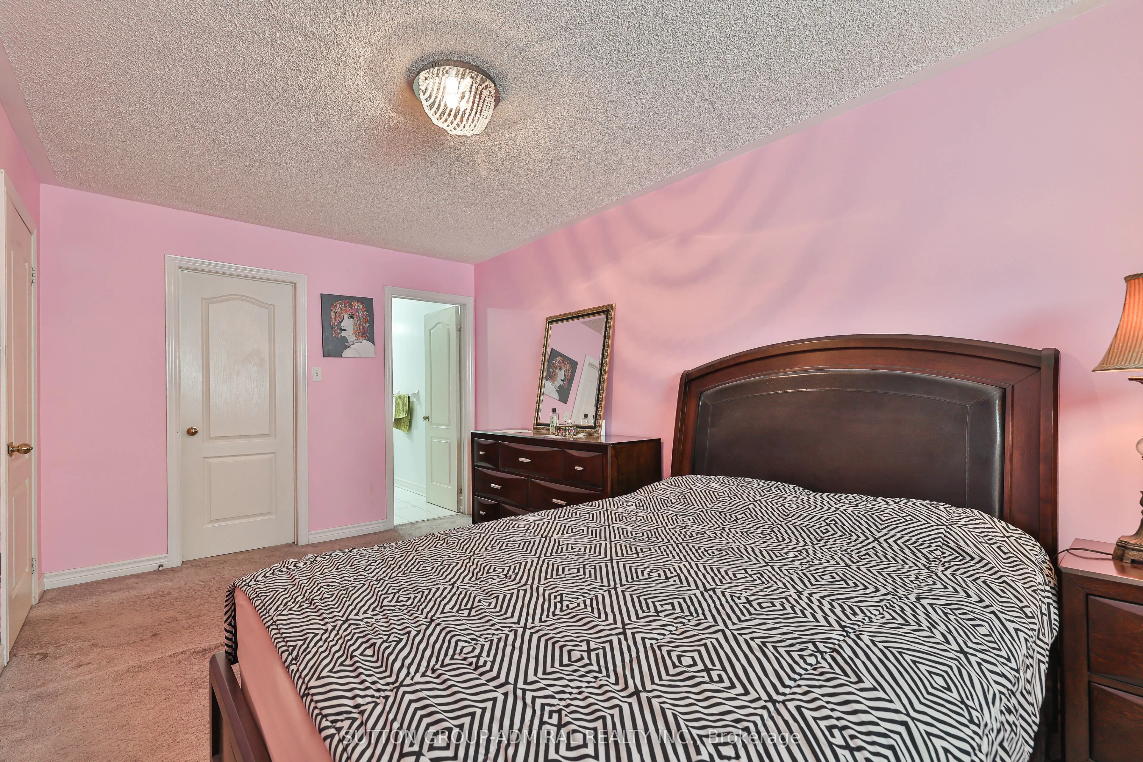 72 Addison Street W