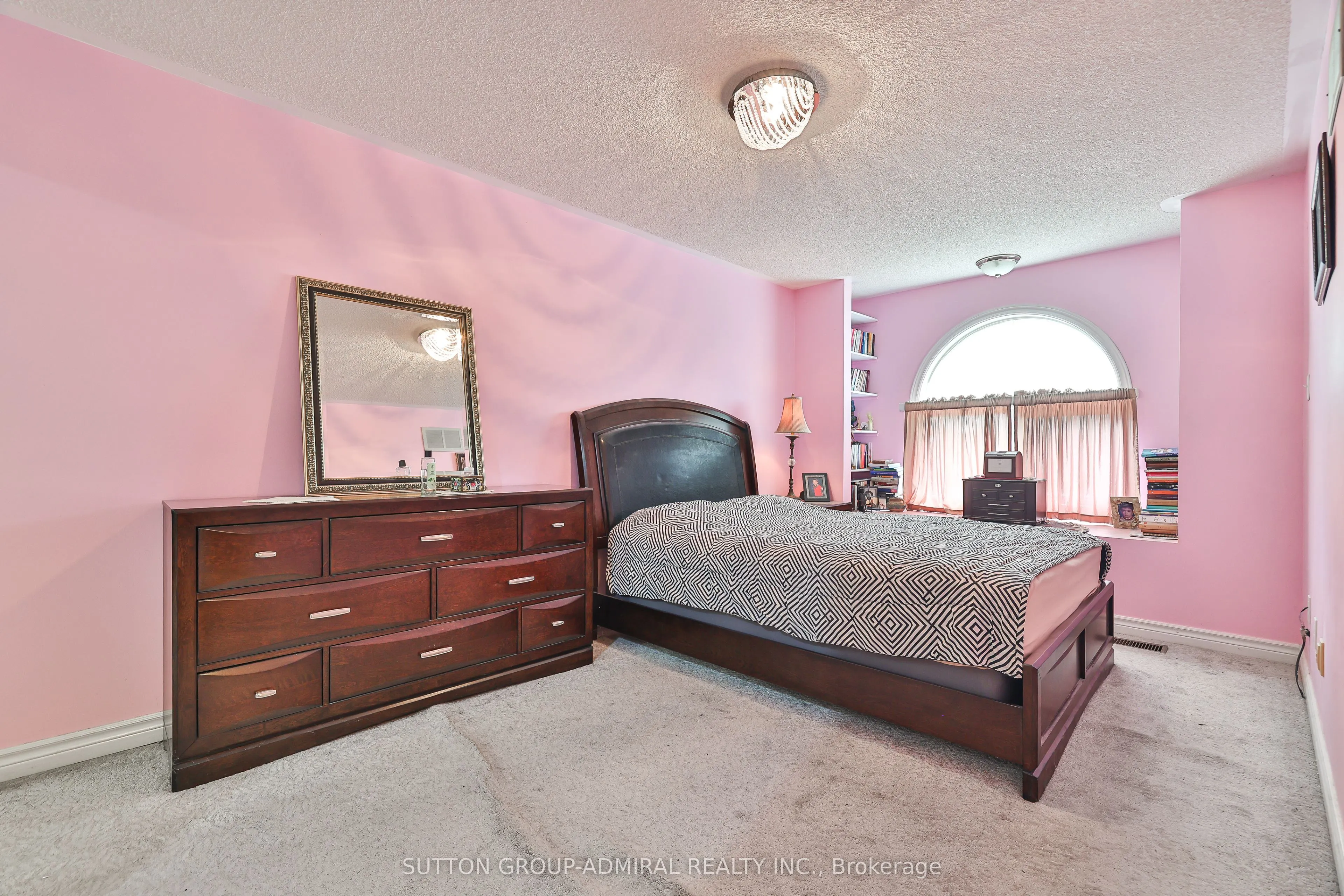 72 Addison Street W