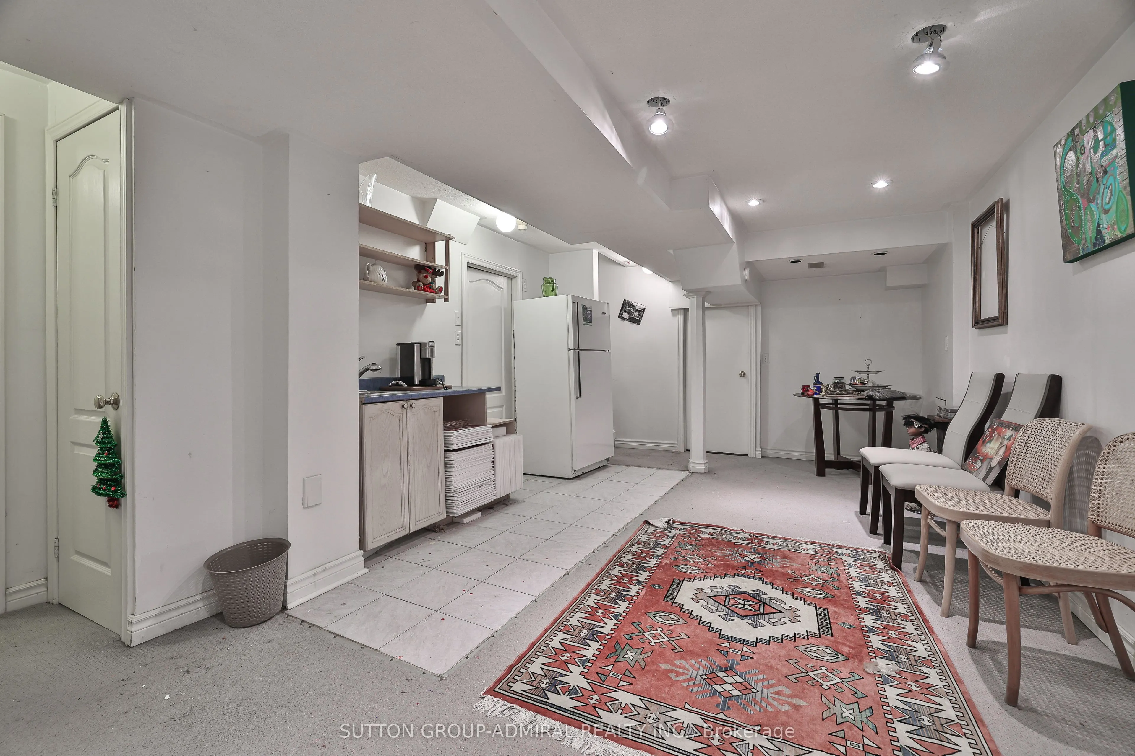 72 Addison Street W