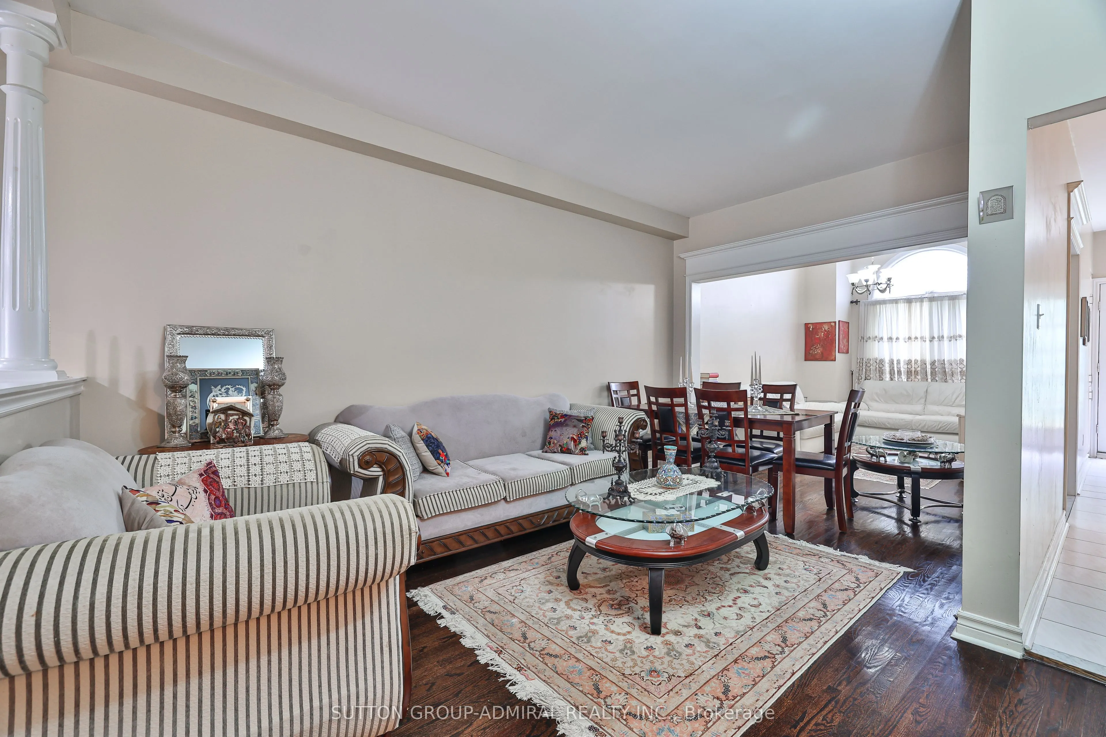 72 Addison Street W