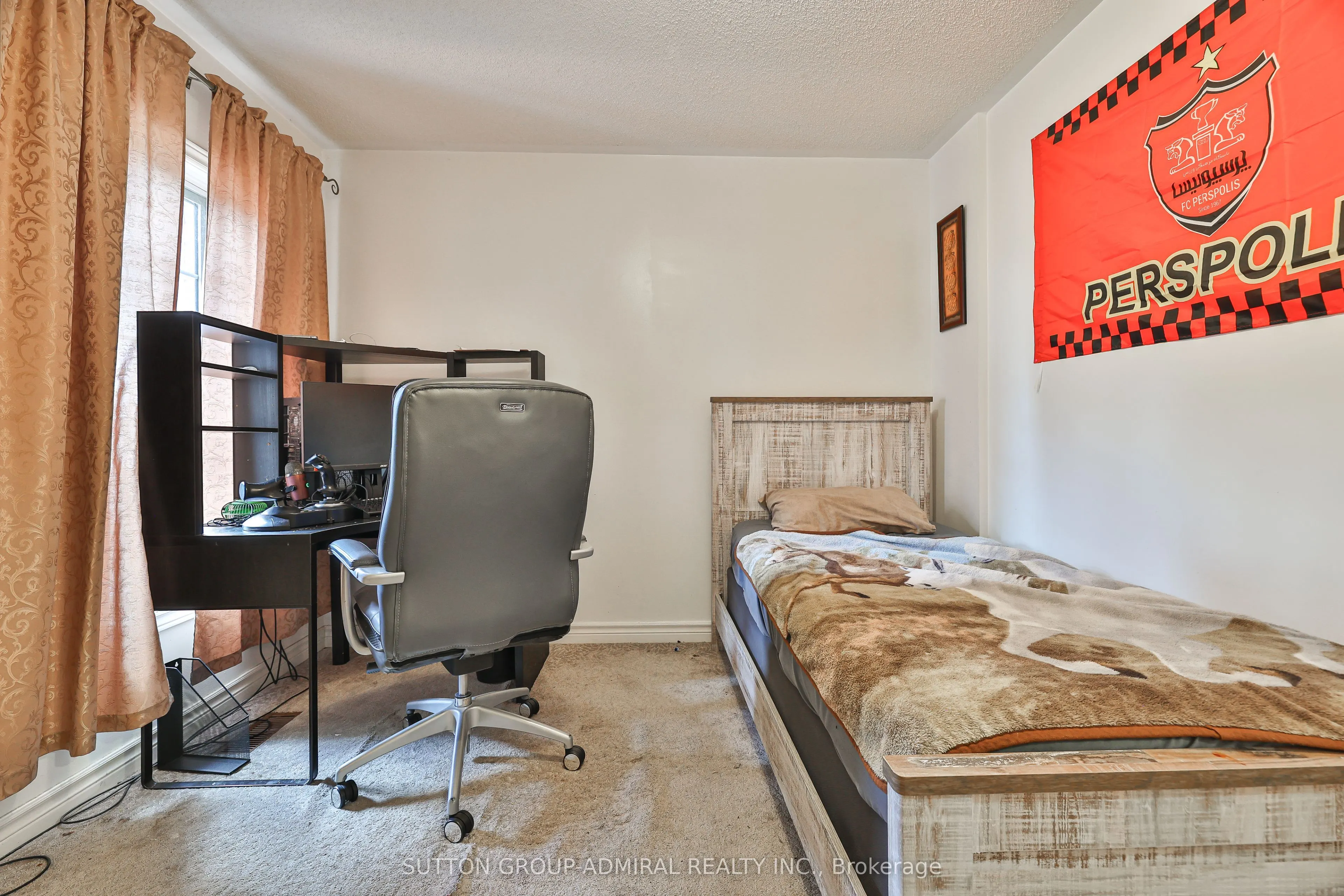 72 Addison Street W