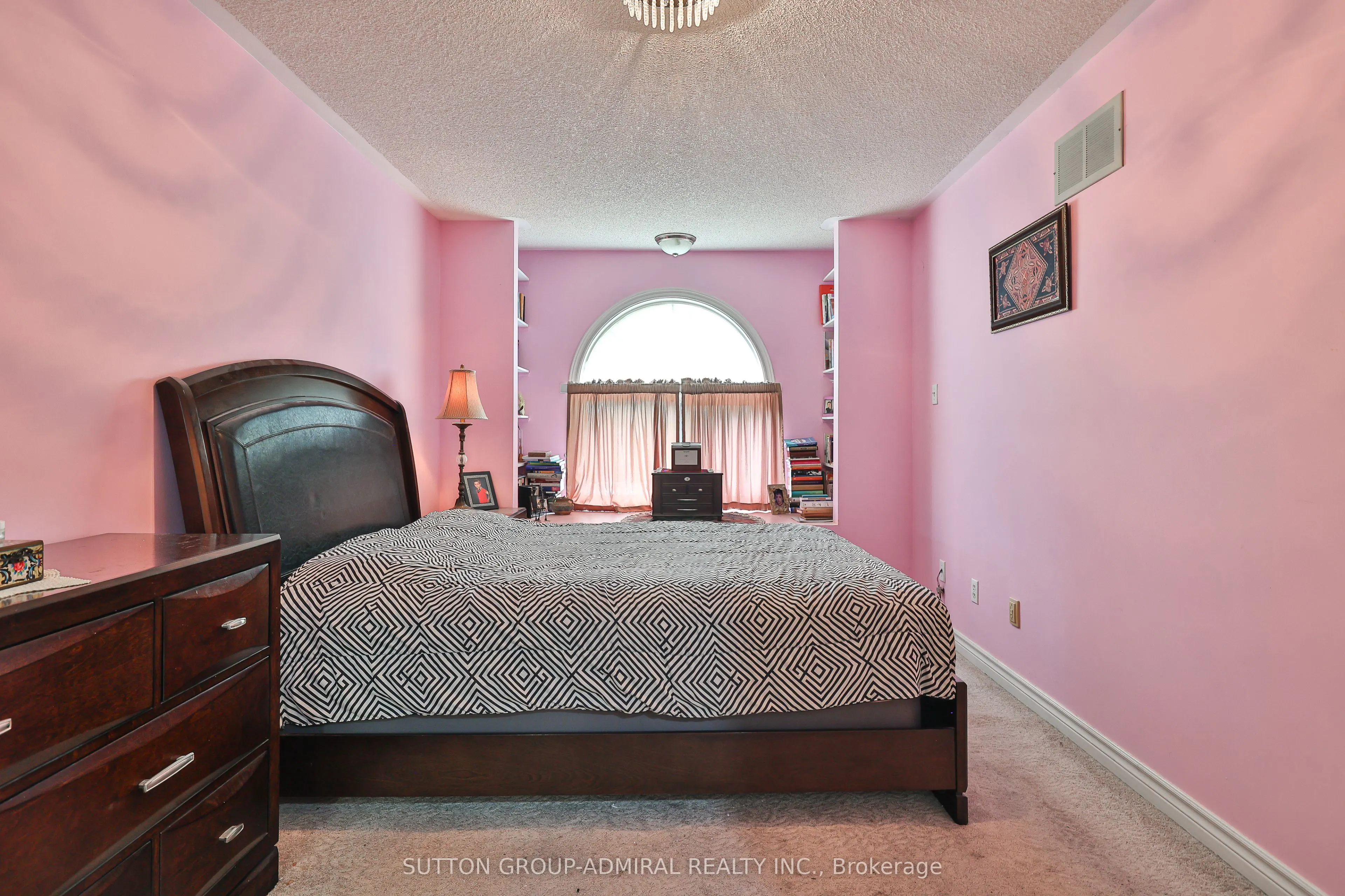 72 Addison Street W