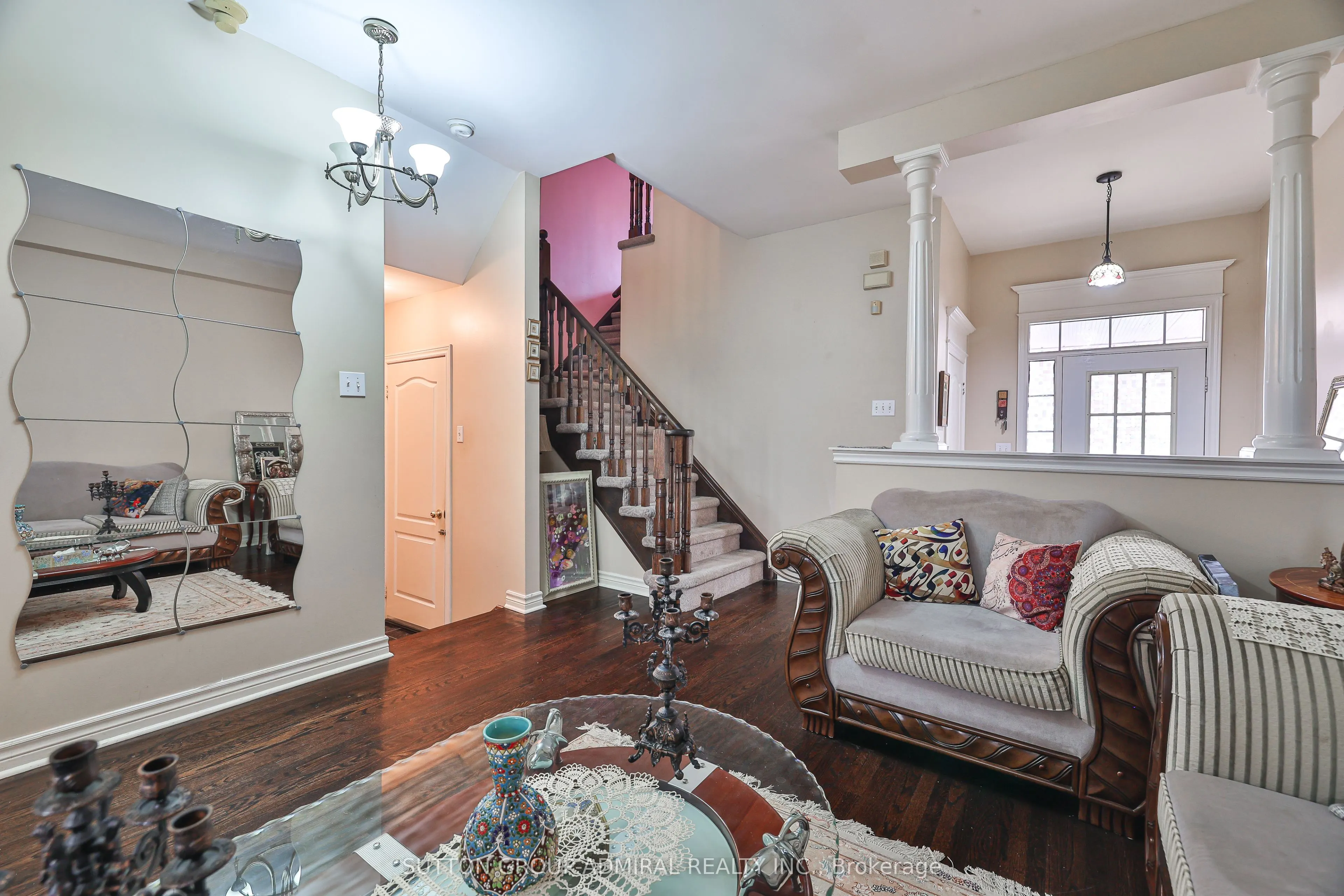 72 Addison Street W