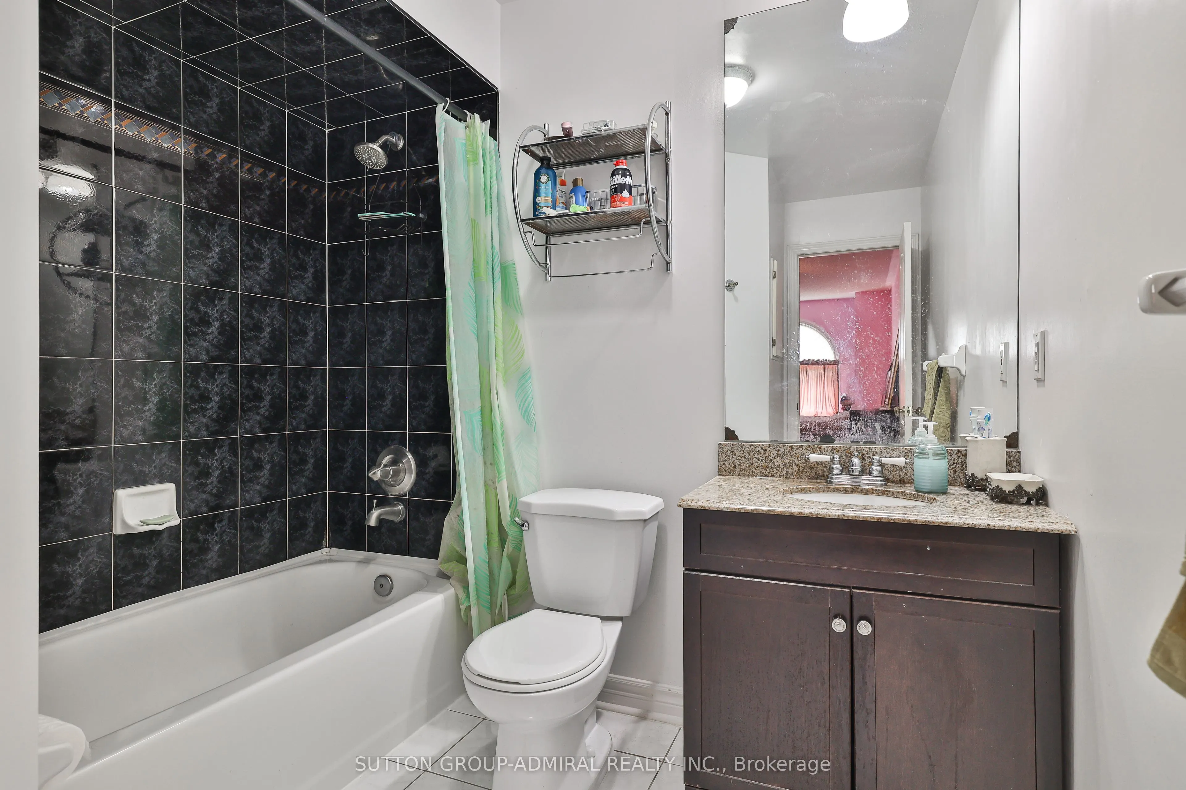 72 Addison Street W