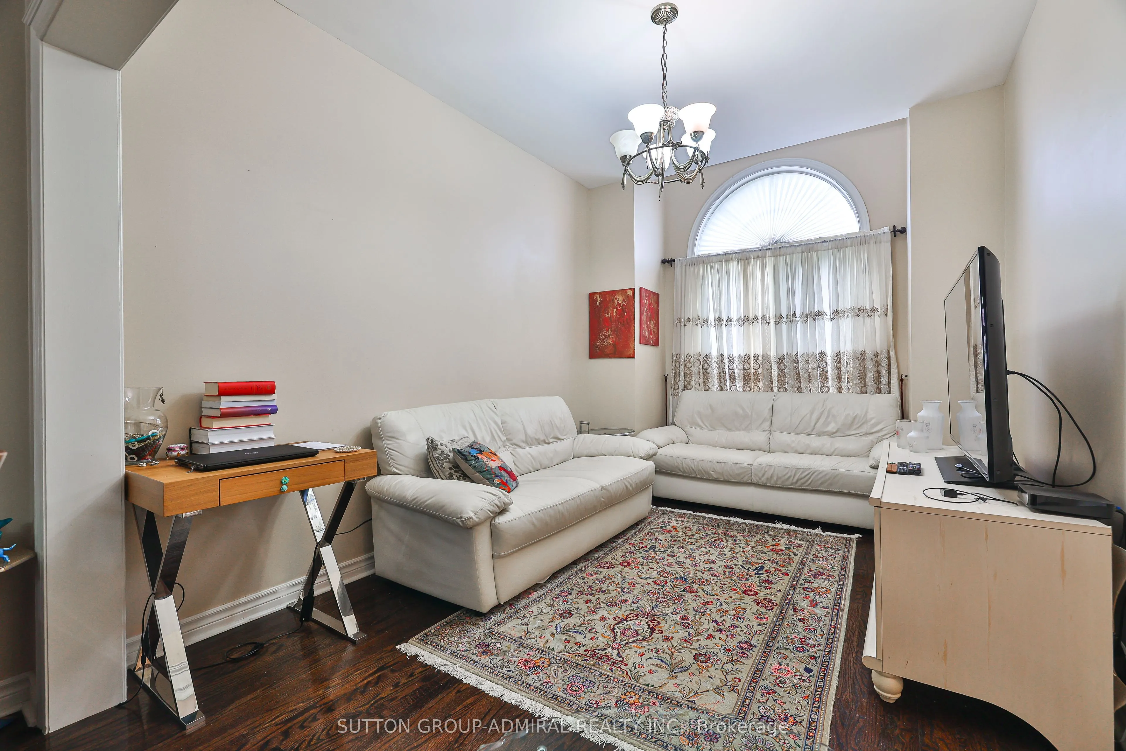 72 Addison Street W