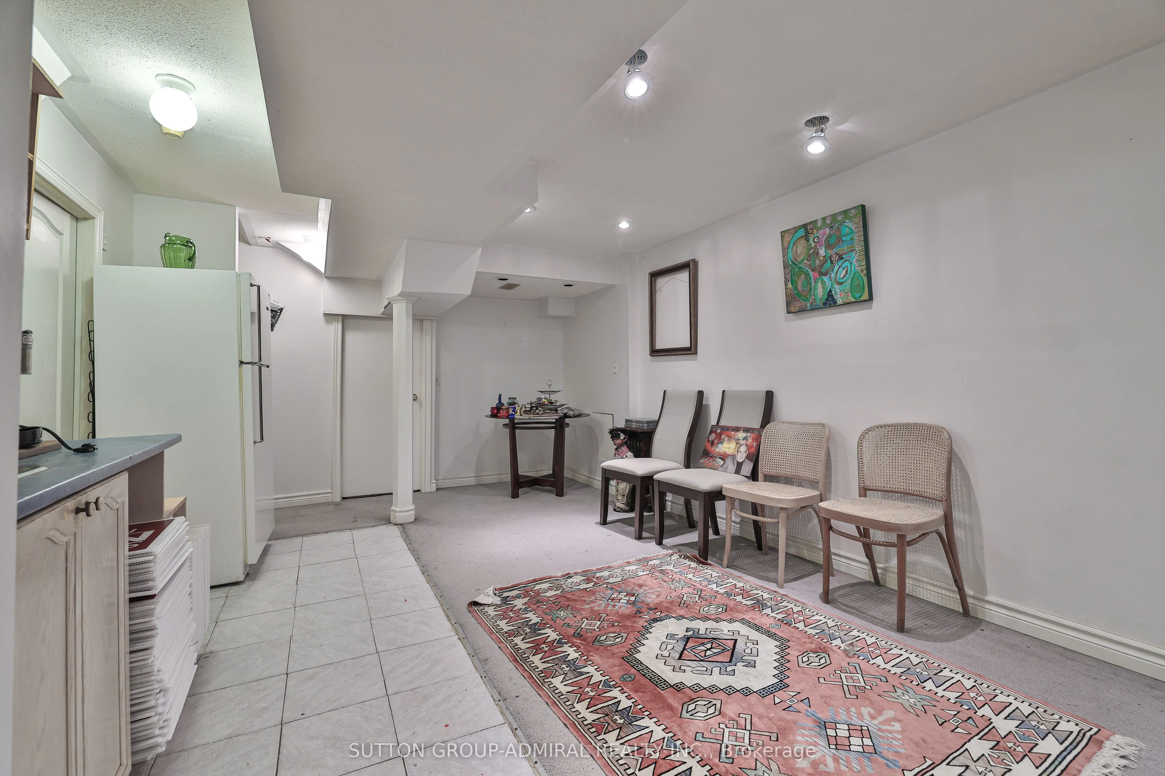 72 Addison Street W
