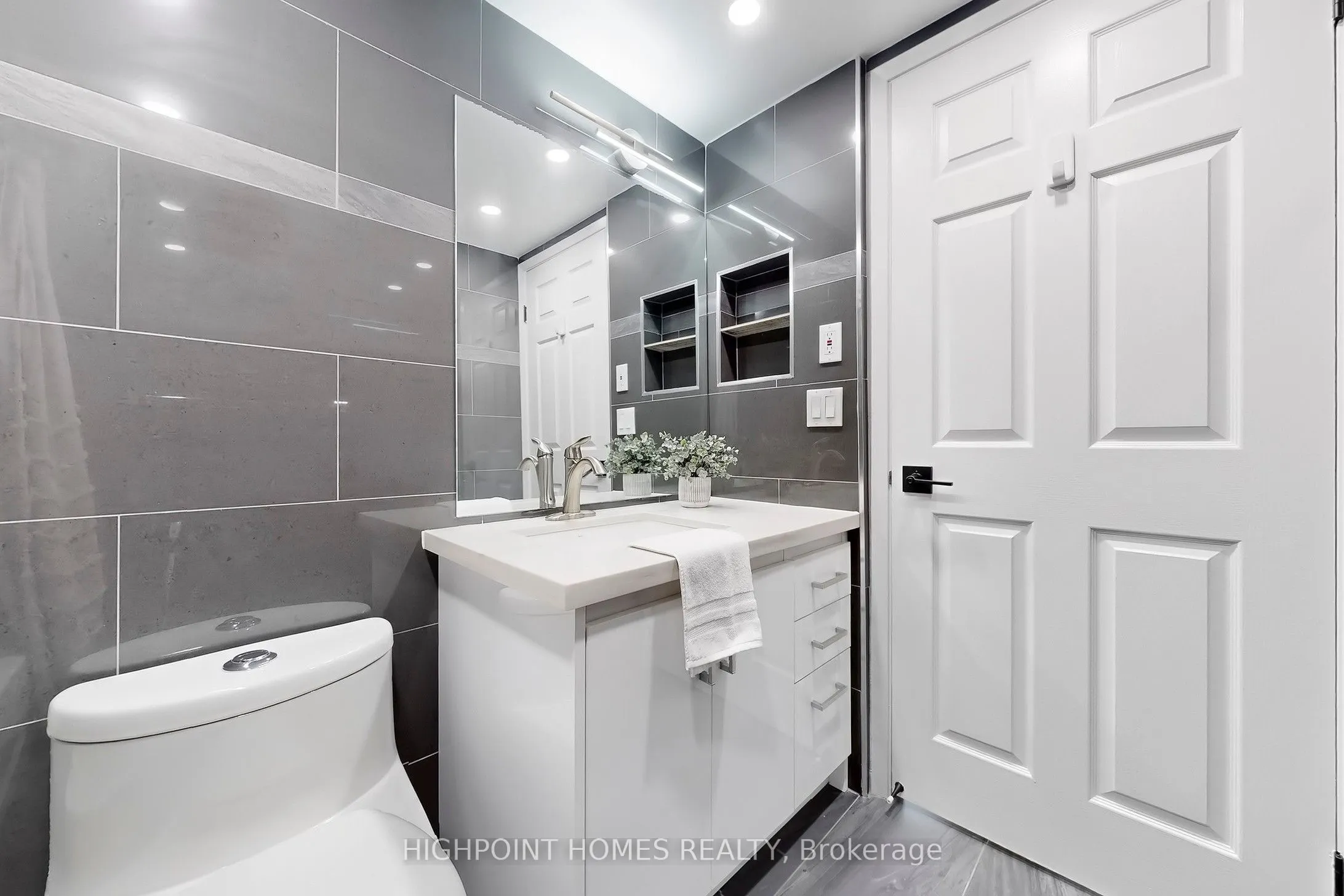 175 Cedar Avenue, ##714