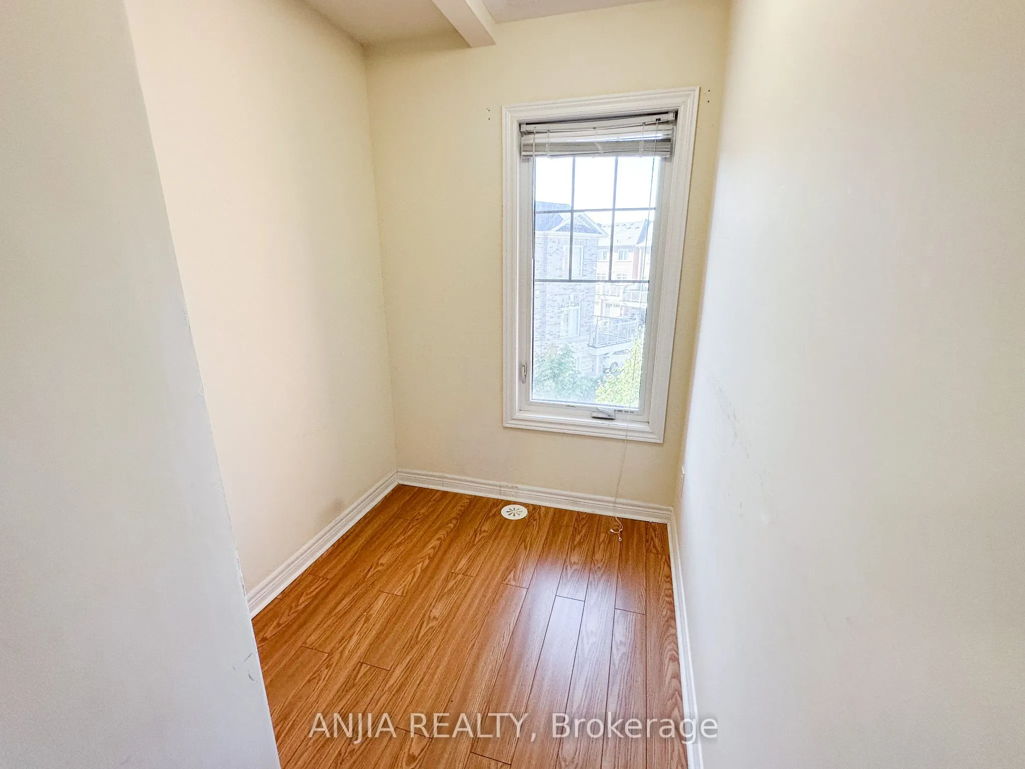 16 Weidman Lane