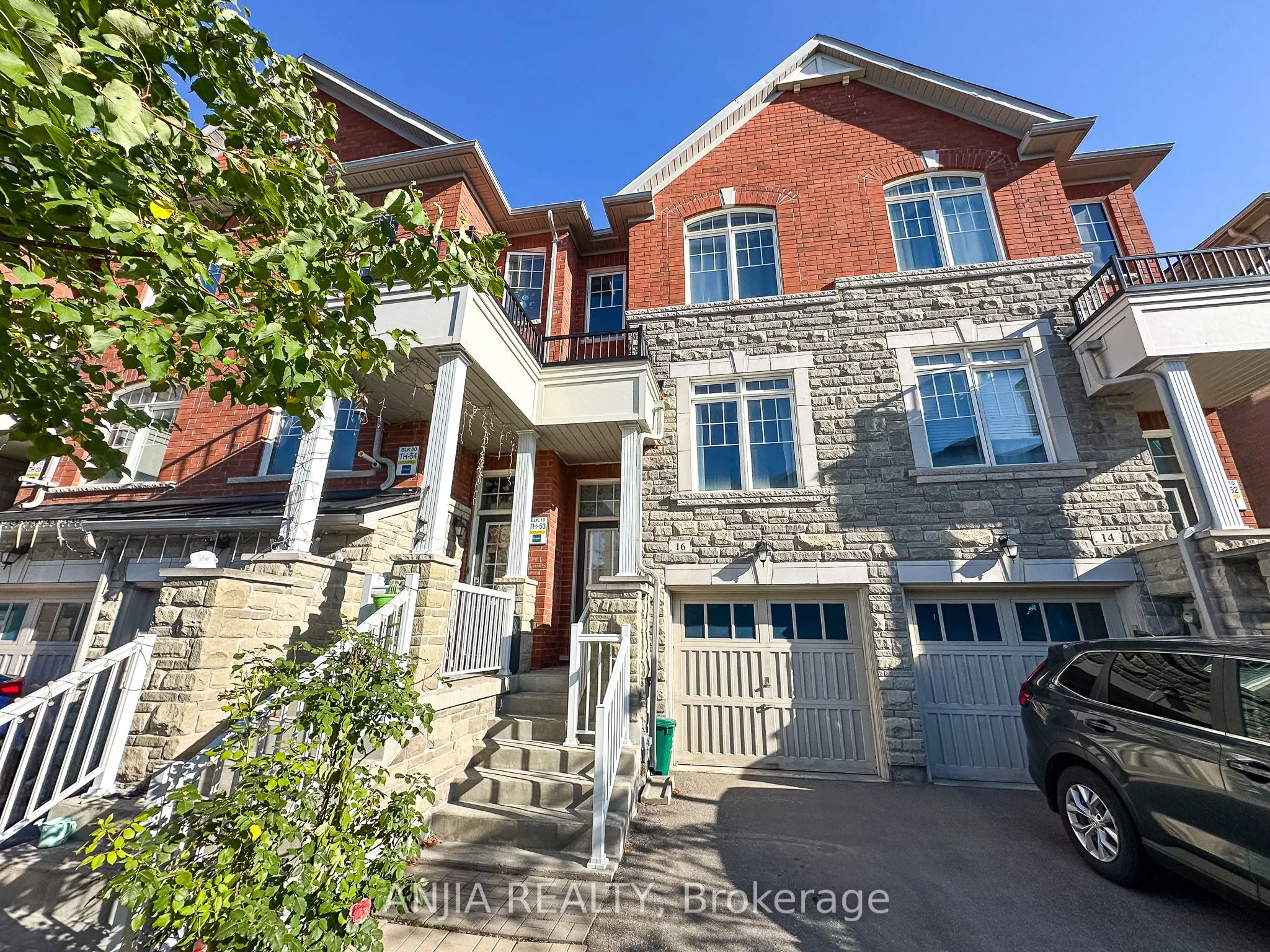 16 Weidman Lane