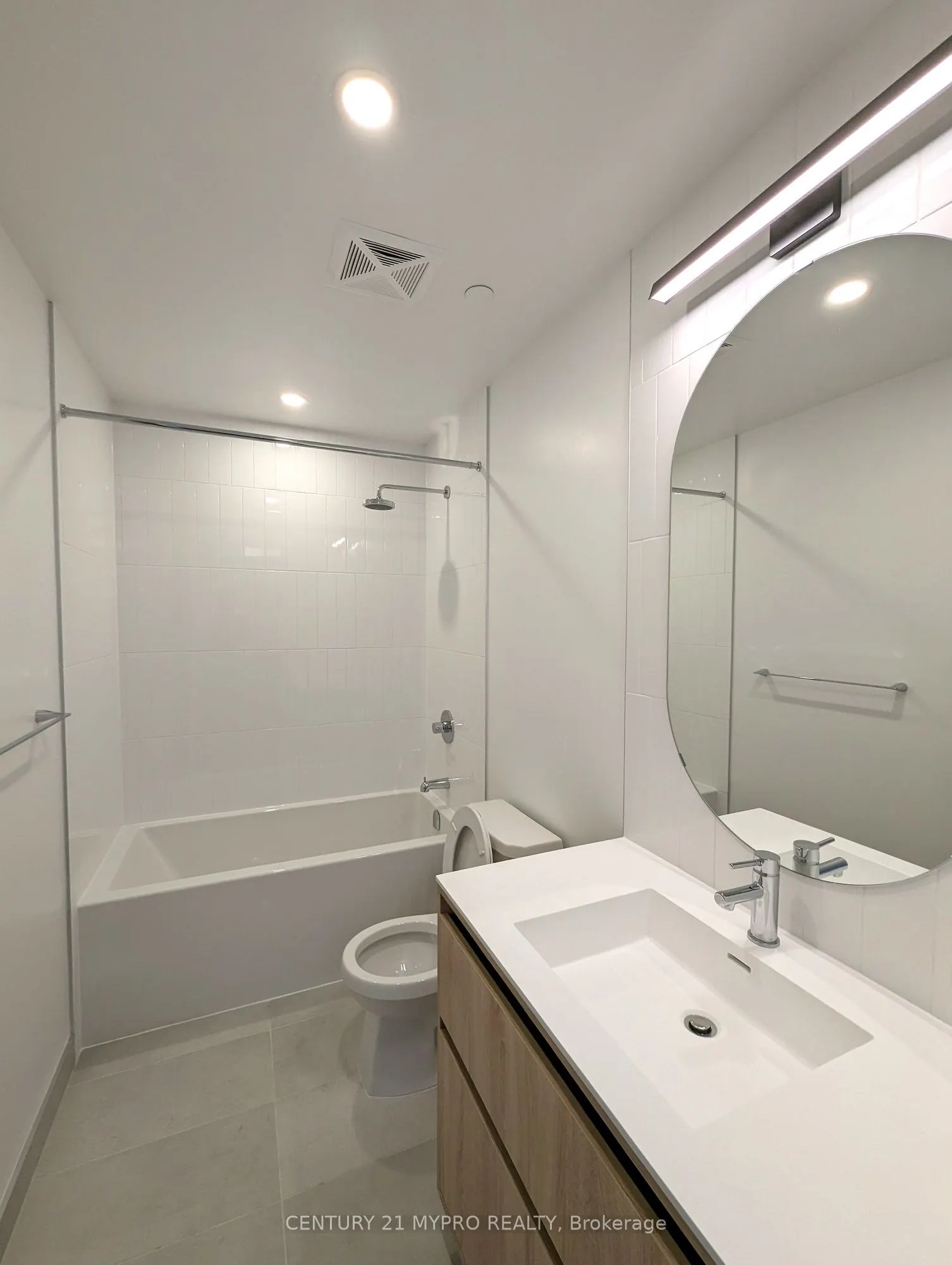 7950 Bathurst Street, #B2205