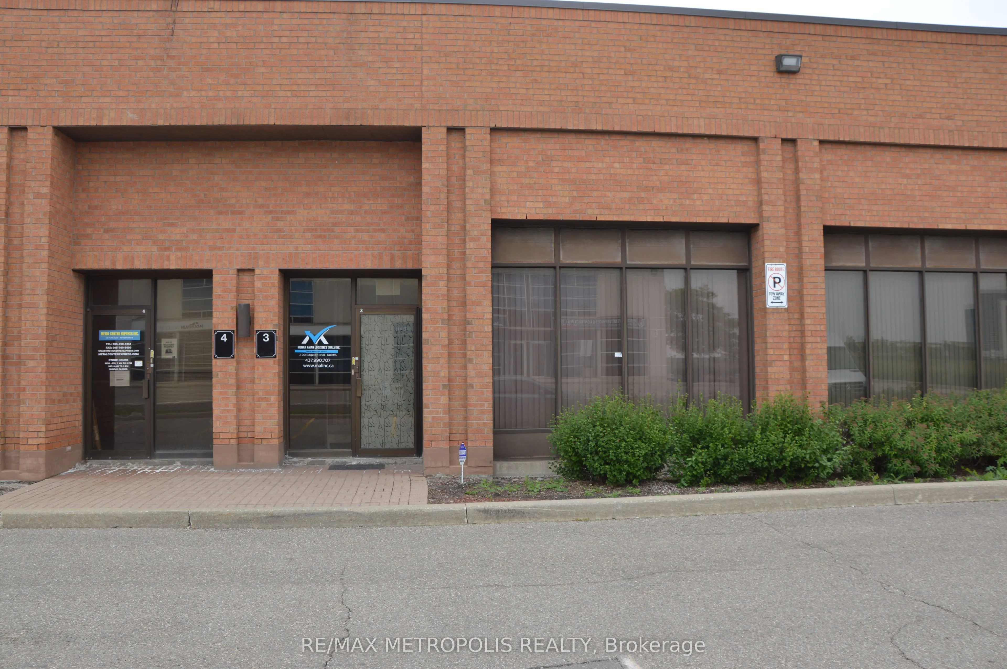 200 EDGELEY Boulevard N, #3