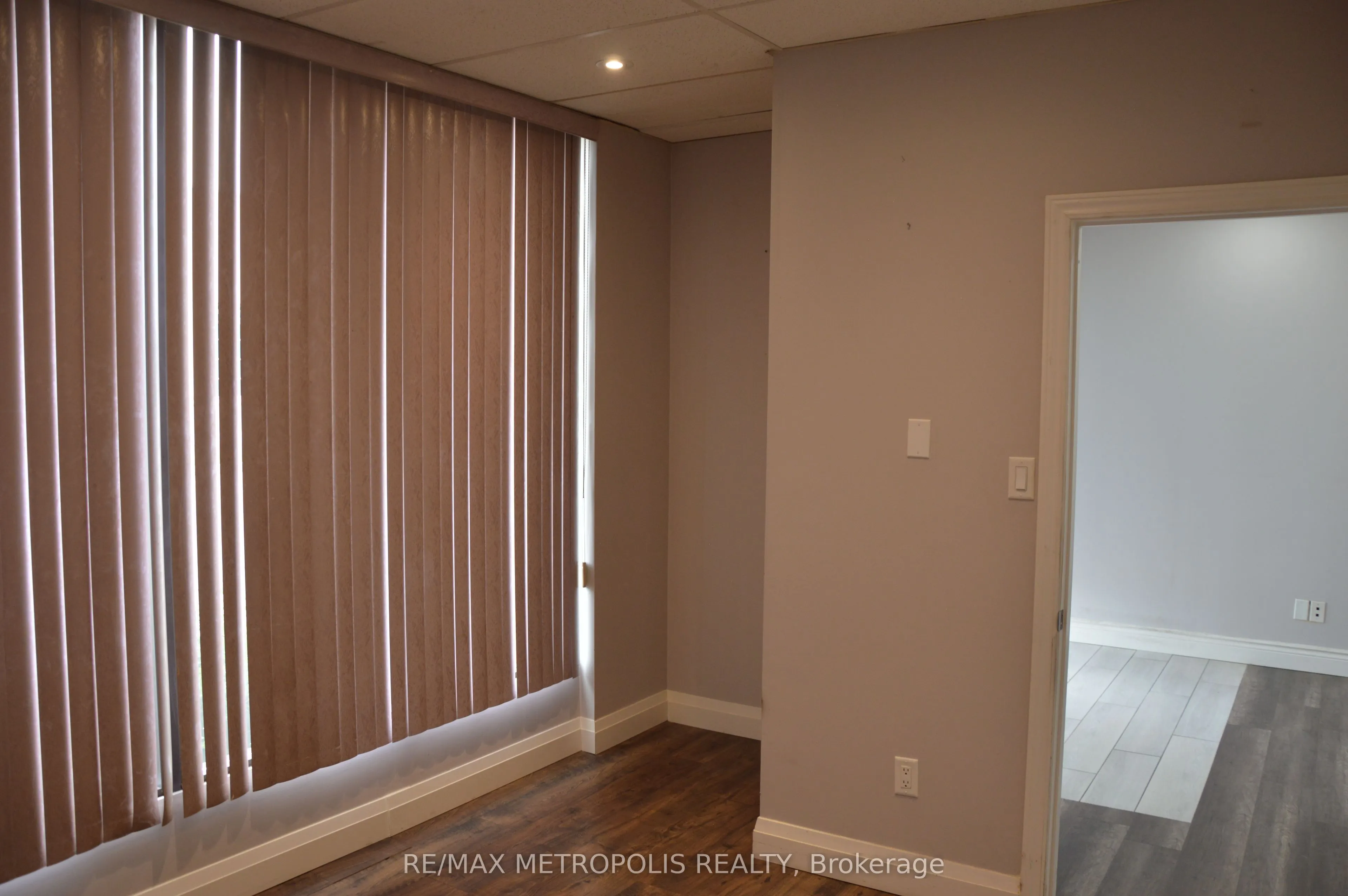200 EDGELEY Boulevard N, #3