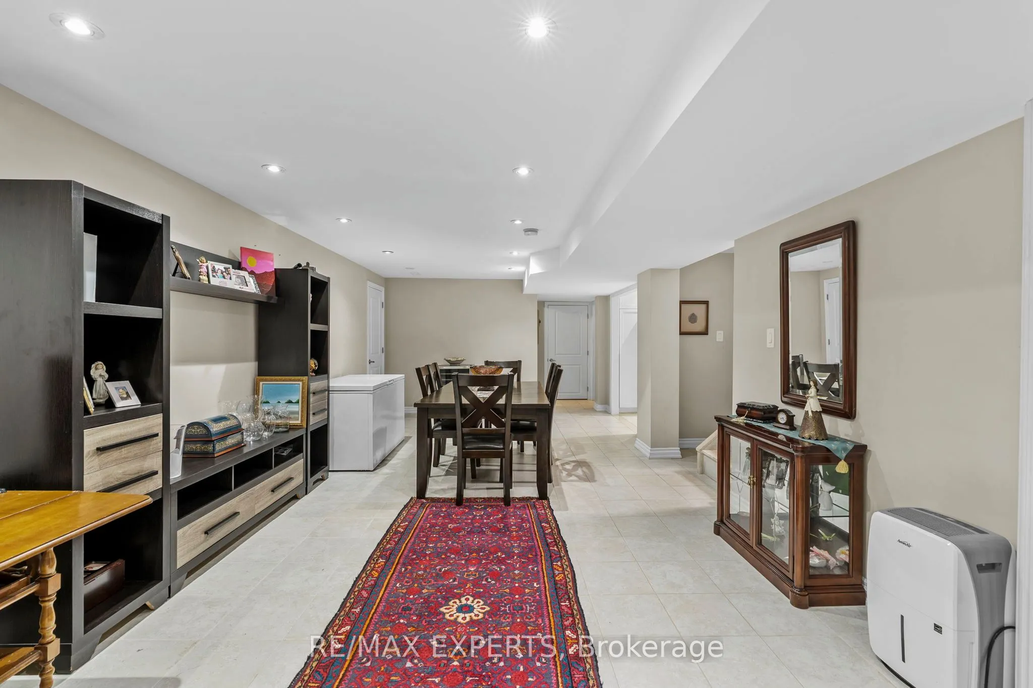 76 Bachley Crescent