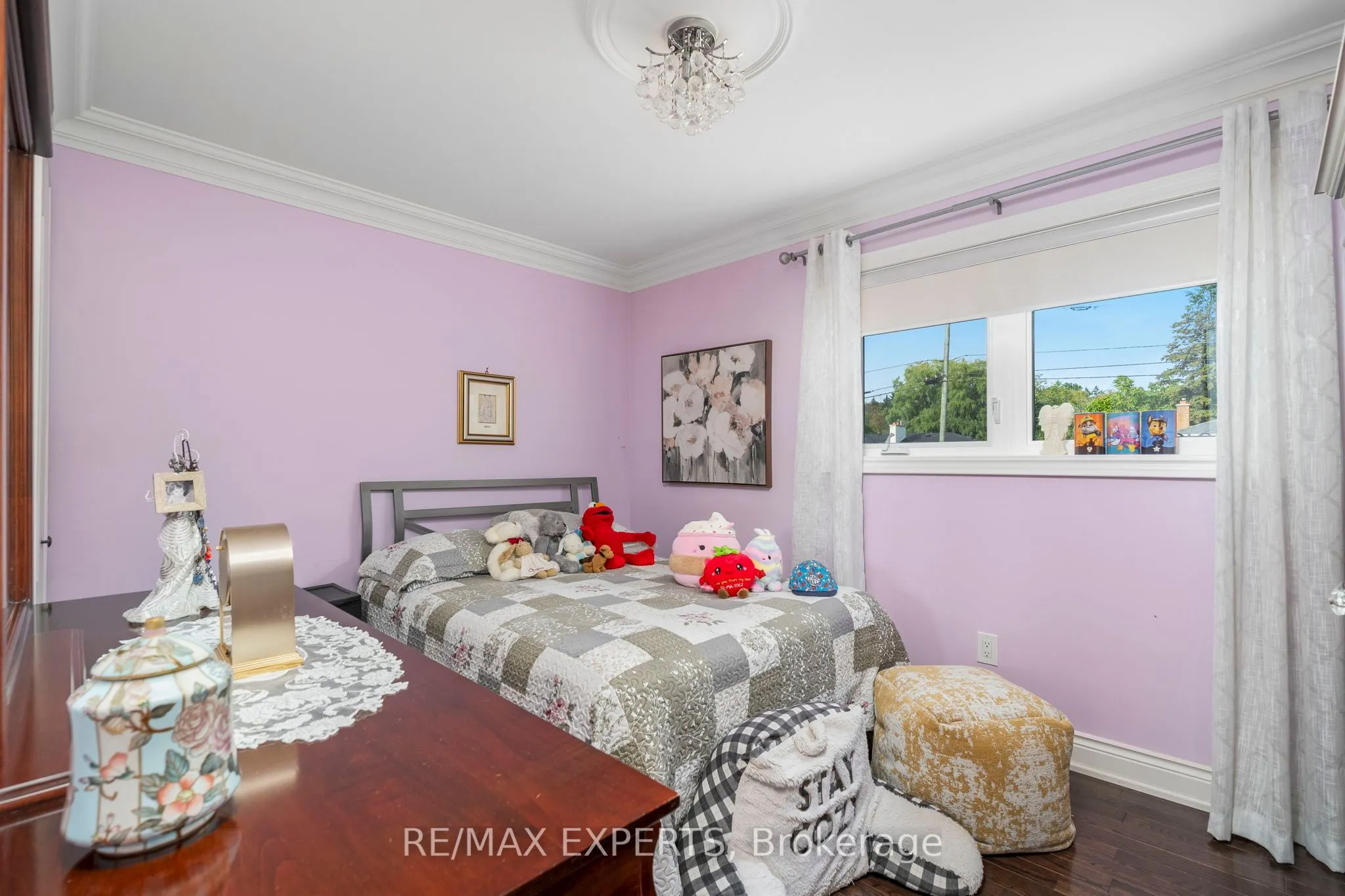 76 Bachley Crescent
