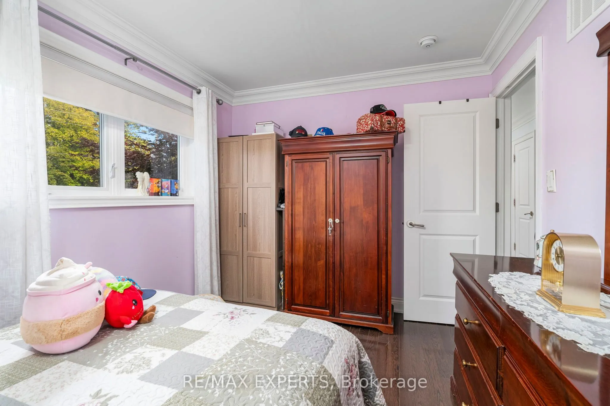 76 Bachley Crescent