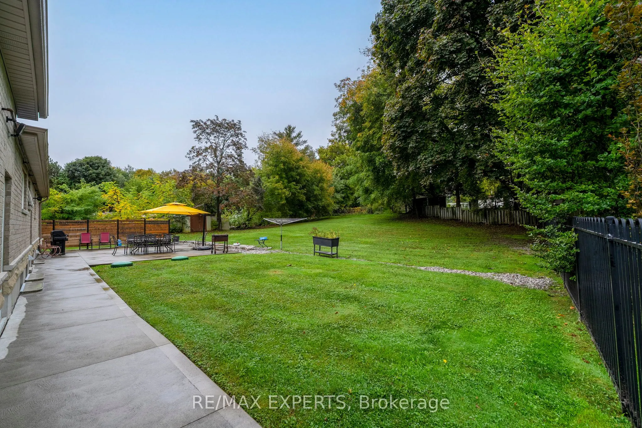 76 Bachley Crescent