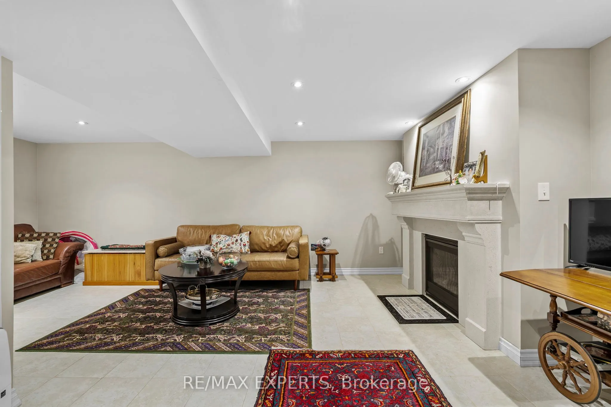 76 Bachley Crescent
