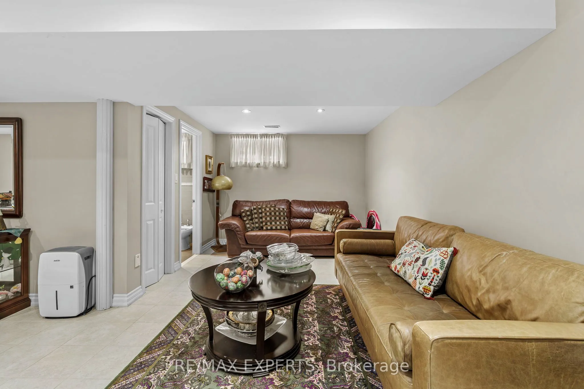 76 Bachley Crescent