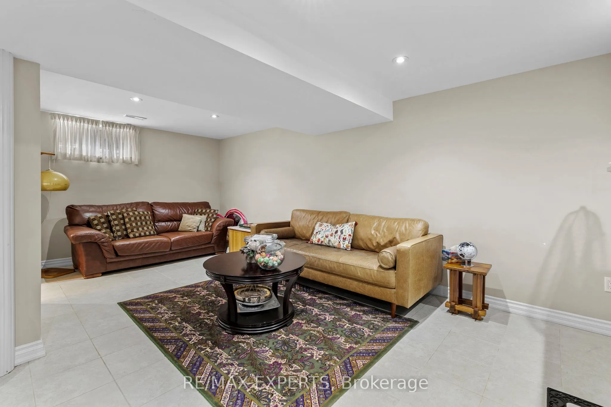 76 Bachley Crescent