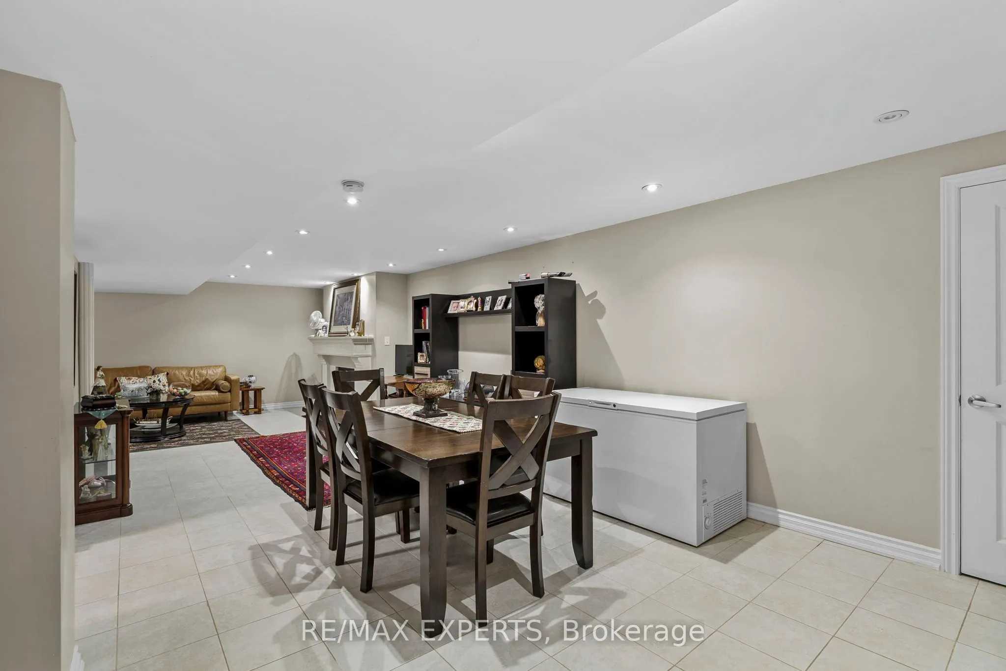 76 Bachley Crescent