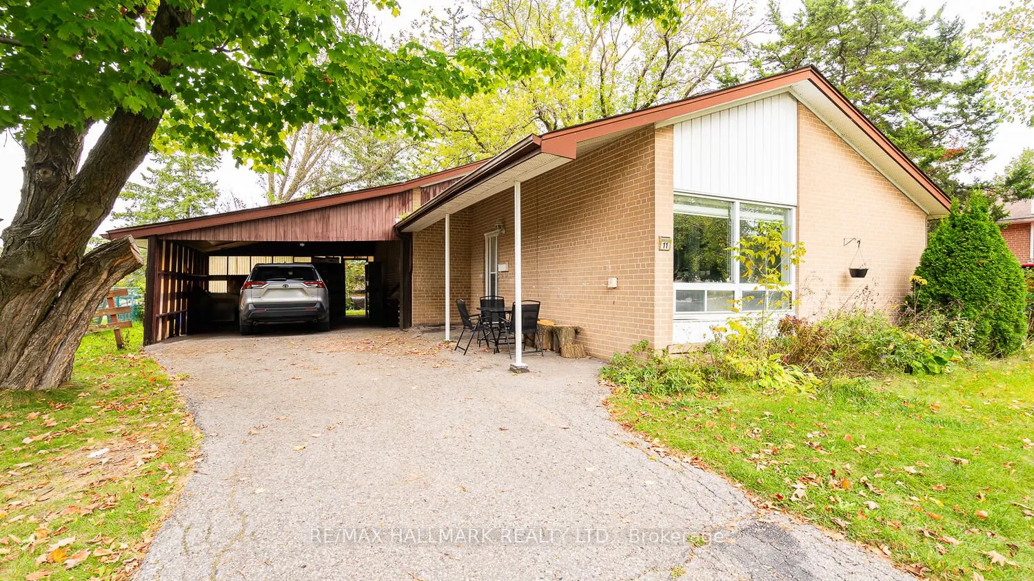 11 Seaton Drive