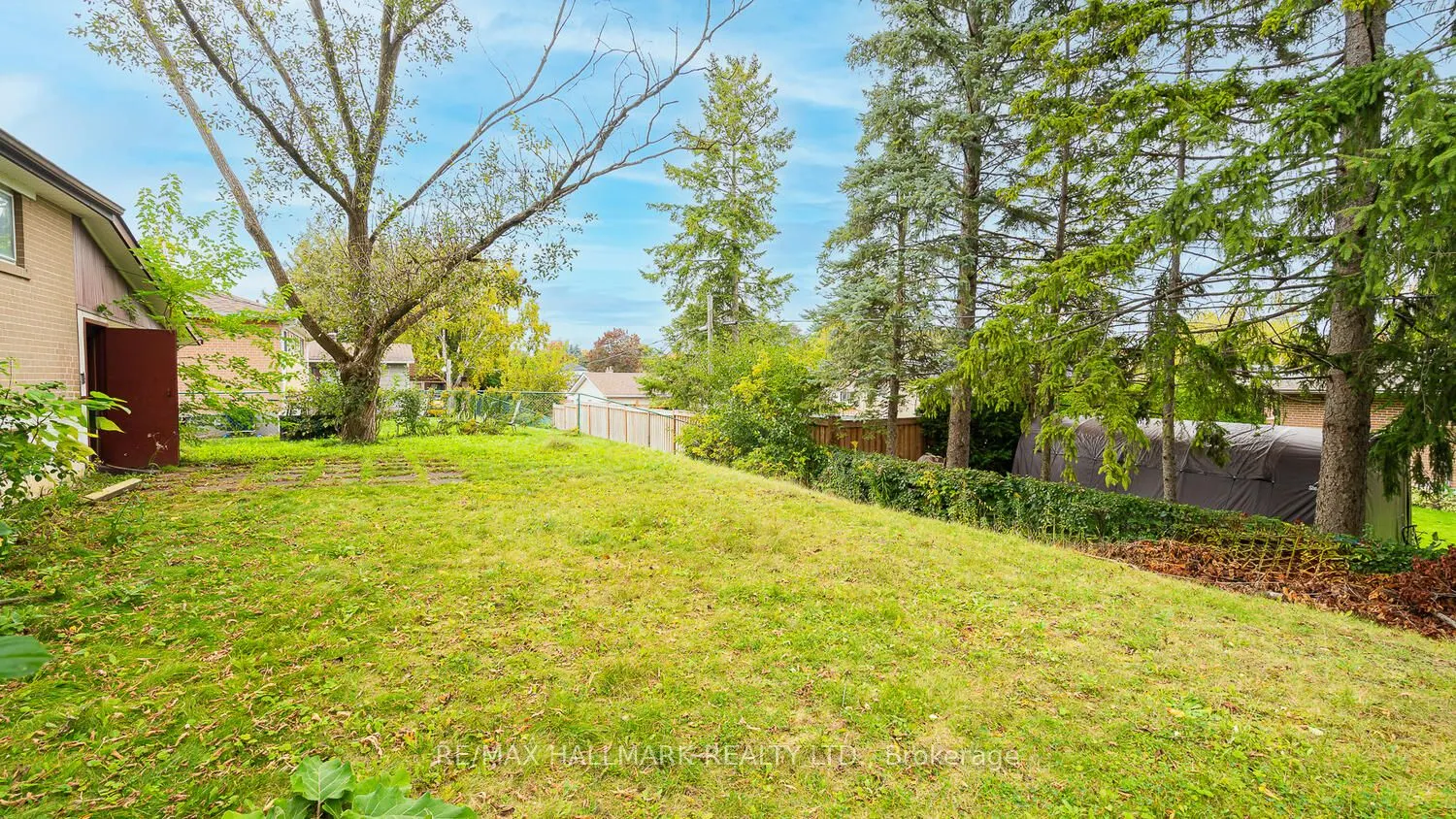 11 Seaton Drive
