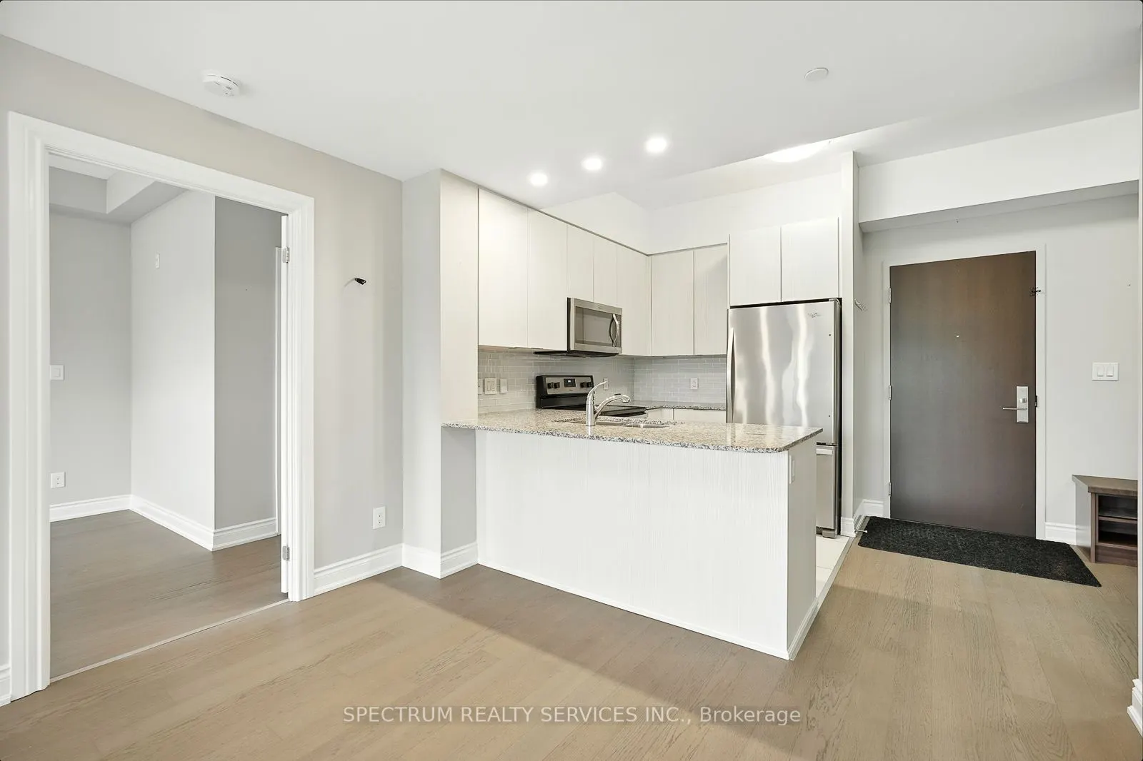 86 Woodbridge Avenue, #411