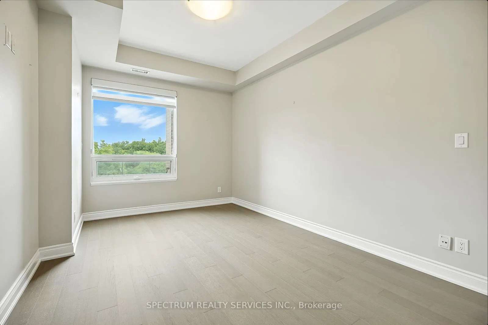 86 Woodbridge Avenue, #411
