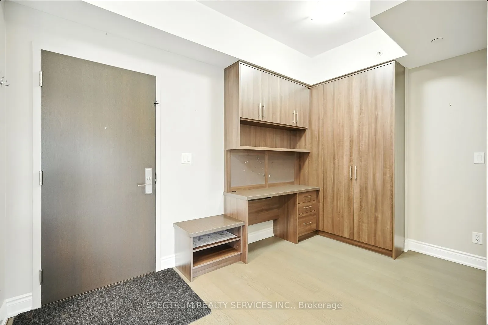 86 Woodbridge Avenue, #411